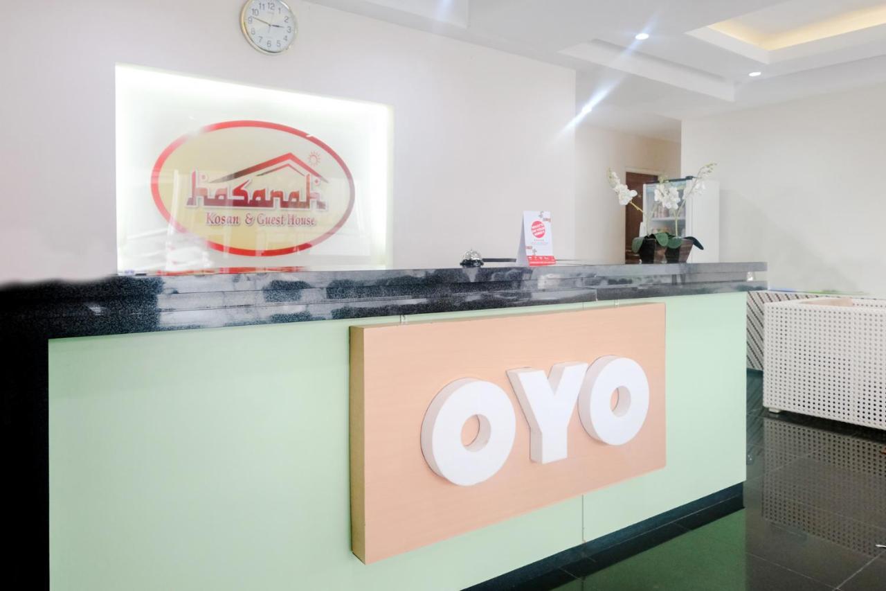 Oyo 696 Hasanah Guest House Syariah De Saphire Malang Exterior foto